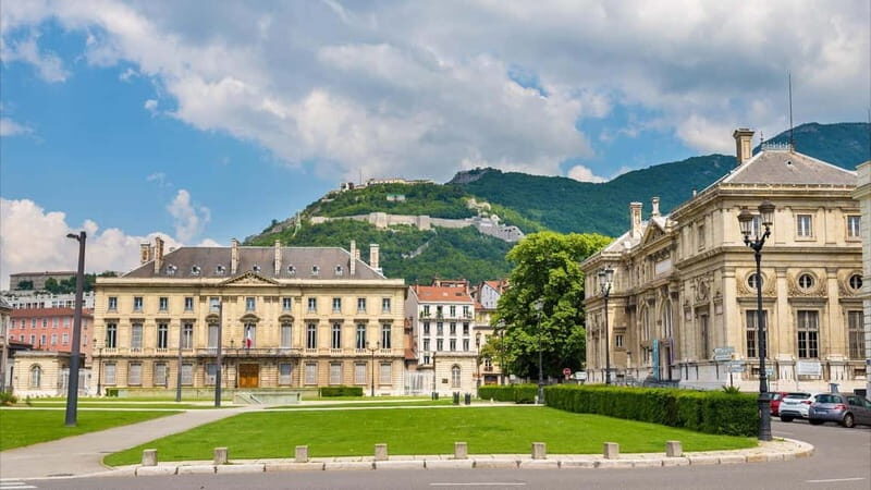 Grenoble: 2-hour Best Intro Walking Tour with a Local - The Sum Up