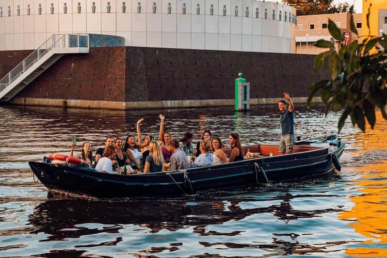 Groningen: City canal cruise (with unlimited drinks) - Discover Groningen from the Water