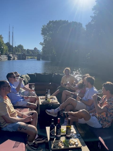 Groningen: Evening Cheese and Wine cruise - The Experience in Detail