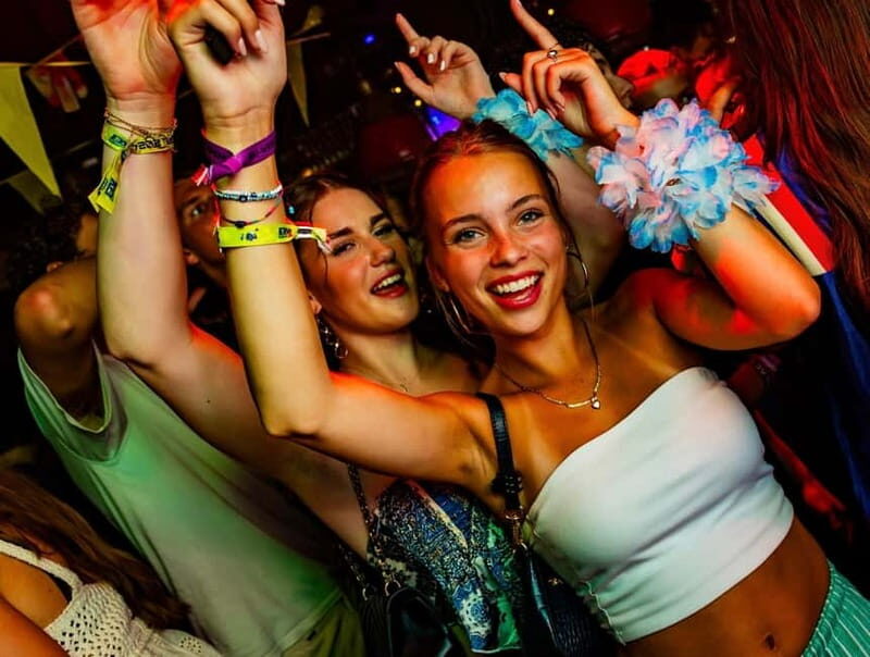 Groningen: Pub Crawl with Pub Quiz, Free Shots and Games - Key Points