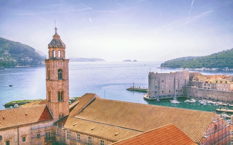 Group City Walls Walking Tour with Dubrovnik Pass Included - Walking the Dubrovnik City Walls: What to Expect