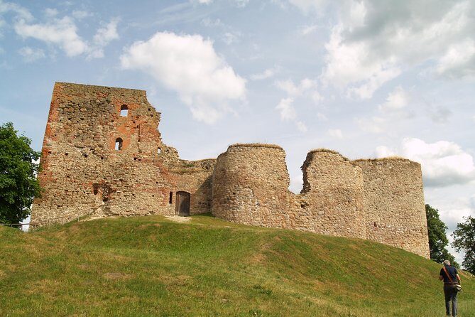 Group Day trip to Rundale Palace, Hill of Crosses & Bauska Castle - An In-Depth Look at the Tour Experience