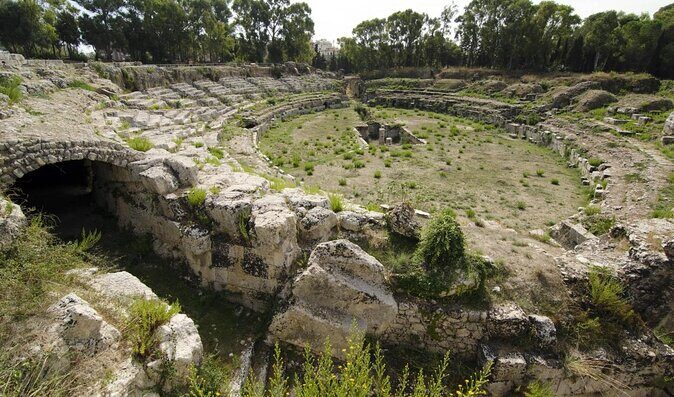 Group guided tour of the archaeological park of Neapolis - Key Points