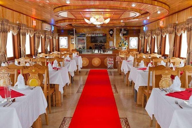 Group Halong Bay Day Cruise Including Hotel Transfers from Hanoi - The Meal: Vietnamese Lunch