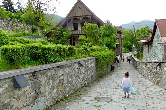 Group Tour: Dilijan, Lake Parz, Makaravank Monastery, winery - FAQs