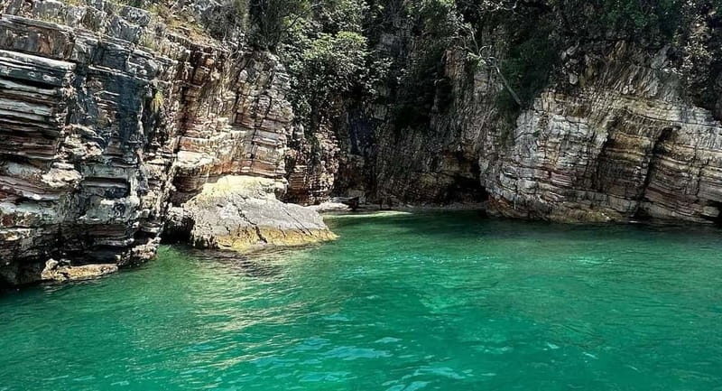 Group Tour From Saranda to Krorez Free Drink Umbrella - The Boat and the Crew: Comfort and Confidence