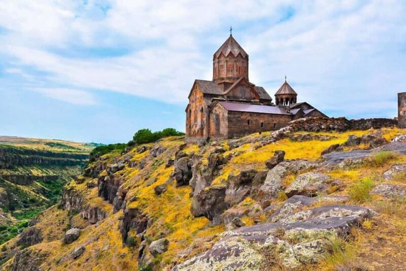 Group Tour: Hovhannavank, Saghmosavank & Chocolate House - Key Points
