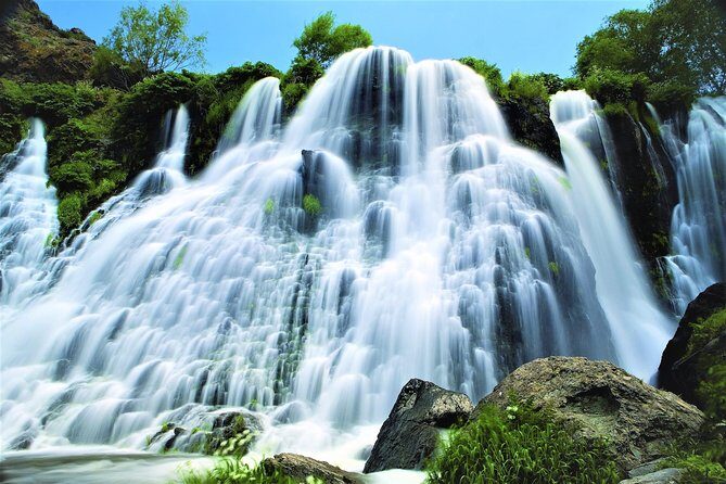 Group Tour: Shaki waterfall, Tatev monastery & ropeway, Hin Areni winery - Key Points