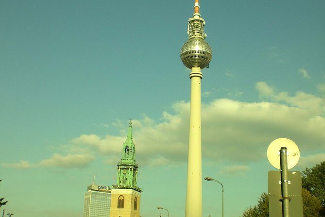 Group Walking Tour (1-20 people): 3 Hours Old-town, Brandenburg Gate and more... - Key Points