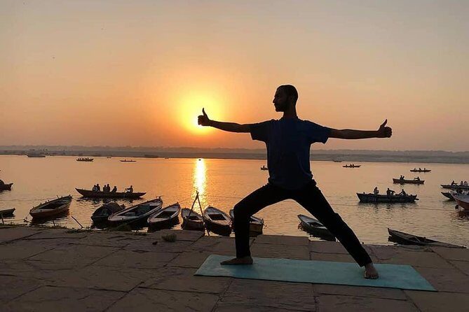 GROUP YOGA CLASS - BEGINNER / ADVANCED - Sunrise Yoga with Ayush in Varanasi - The Experience in Detail