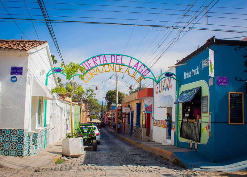 Guadalajara: Lake Chapala and Ajijic Day Trip with Boat Trip - FAQ