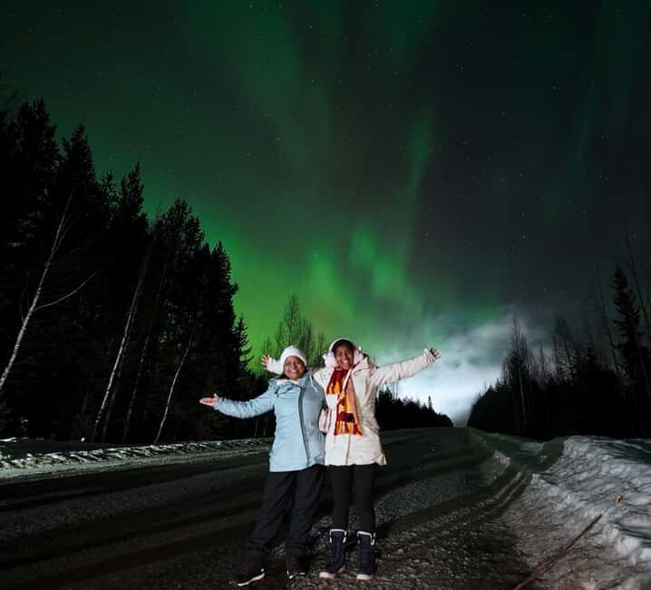 Guarantee Northern Lights Hunt by Minibus With Local Guide - An In-Depth Review of the Northern Lights Minibus Tour