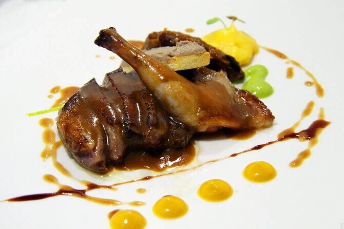 Guggenheim Museum and tasting of traditional Basque products - A Closer Look at the Guggenheim Tour Experience