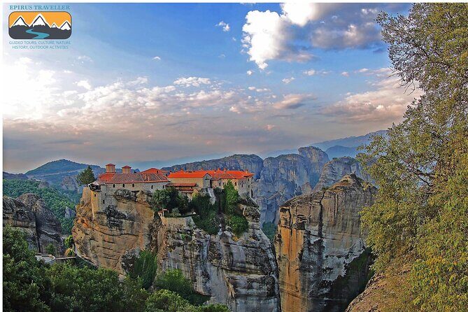 Guided all day tour to Meteora rocks & Monasteries - Viewpoints and Photography