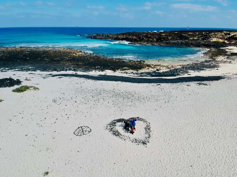 Guided and private excursion of the island of Lanzarote - The Unique Vineyards of La Geria