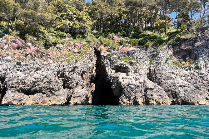 Guided Boat Tour of the Gulf of Poets - Authentic Ligurian Gozzo: The Heart of the Experience