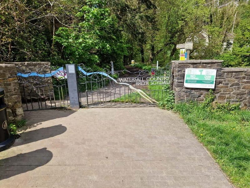 Guided Breacon Beacons 4 waterfalls in day hike from Cardiff - Who Should Consider This Tour?