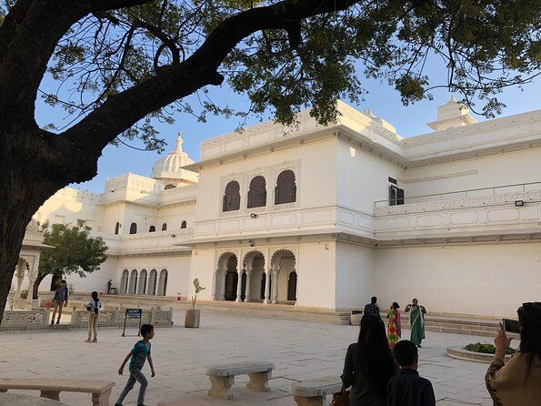Guided Chittorgarh Fort Day Tour from Udaipur With Lunch - A Detailed Look at the Tour Experience