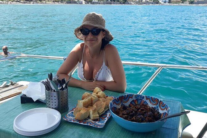 Guided day by boat from Palermo - Stop 1: Palermo Departure from Cala Pier