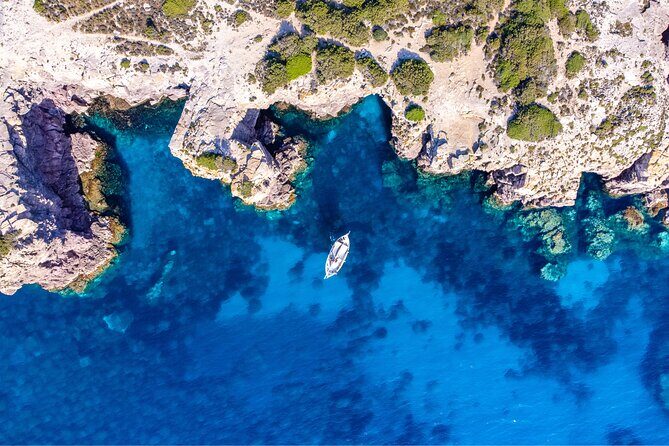 Guided day by boat in Carloforte with snorkelling and aperitif - Price and Value