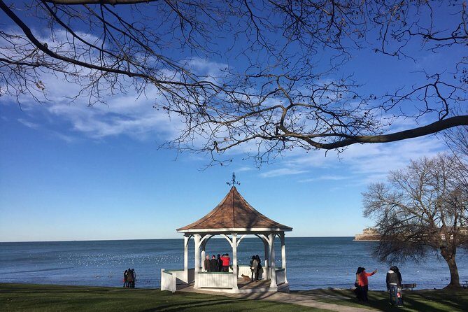 Guided Day Trip to Canadian Side of Niagara Falls from Toronto - Who Should Consider This Tour?