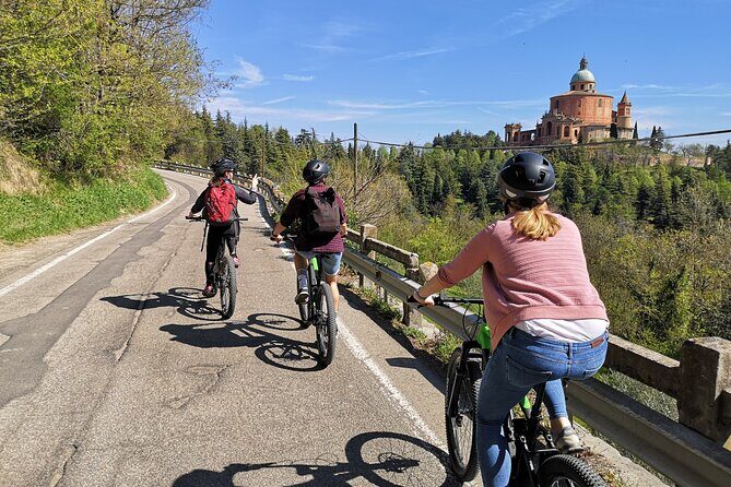 Guided E-bike Tour in Bologna with aperitif - A Closer Look at the Bologna E-bike Tour