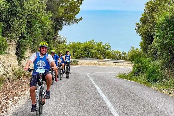Guided E-Bike tour with food and wine tasting. - FAQ