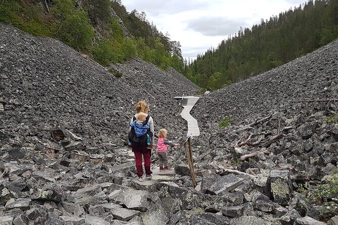 Guided easy hike in Finland deepest gorge in Pyhä-Luosto National Park - FAQs