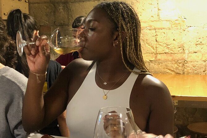 Guided, FUN Wine Tasting with Trivia Games, Napoli - Discover the Charm of Naples with a Guided, Fun Wine Tasting