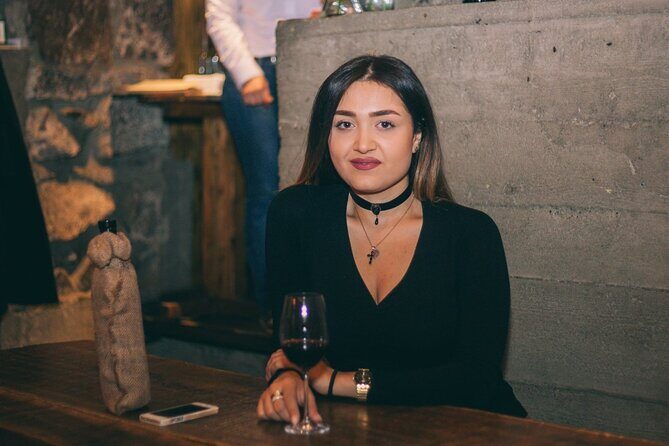 Guided, FUN Wine Tasting with Trivia Games, Napoli - Key Points