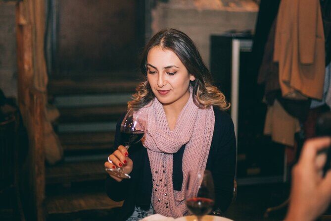 Guided, FUN Wine Tasting with Trivia Games, Napoli - Who Will Love This Tour?