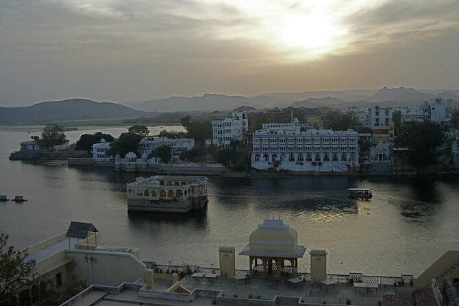 Guided Ghat Walk Experience with Boat Ride in Udaipur with a local - Who Will Love This Tour?