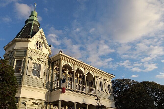 Guided History & Nature Exploration in the Yokohama Hill Area - A Touch of History at Yokohama Foreign General Cemetery
