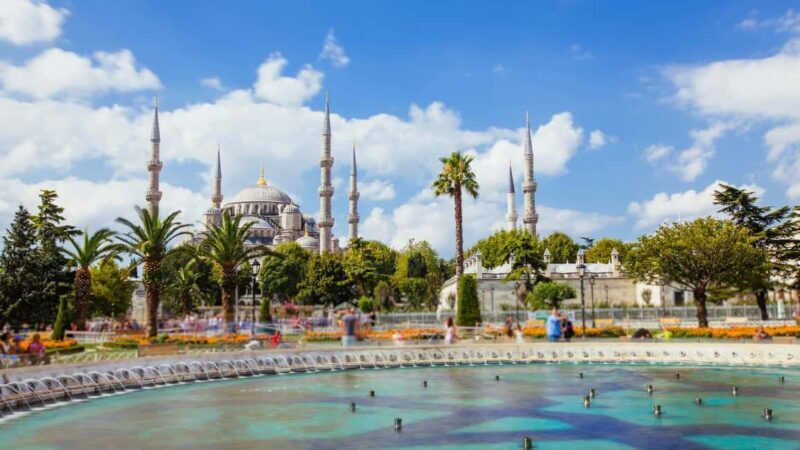Guided Istanbul Tour with Roundtrip Transfers - A Close Look at What Makes This Tour Stand Out