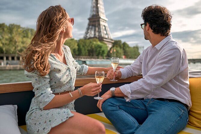 Guided Luxury River Cruise & Walking Tour of Paris' Monuments - A Detailed Breakdown of the Itinerary