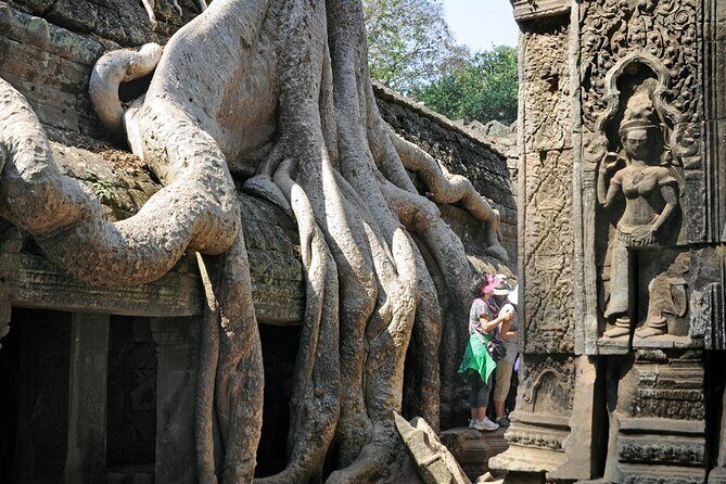 Guided Private Tuk Tuk Tour Angkor Wat and Small Circle and Five Extras - What Makes This Tour Stand Out?