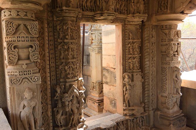 Guided tour of Bateshwar Temples Morena - A Closer Look at the Bateshwar Temples Tour