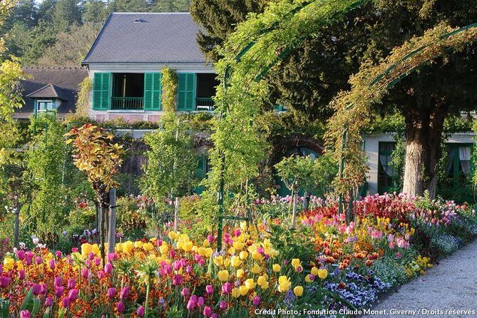 Guided tour of Claude Monet's house in Giverny by private car from Paris - Practical Tips for Your Giverny Tour