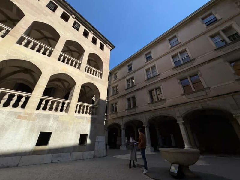 Guided tour of Geneva: Discovering the city's hidden gems - Who Will Love This Tour?