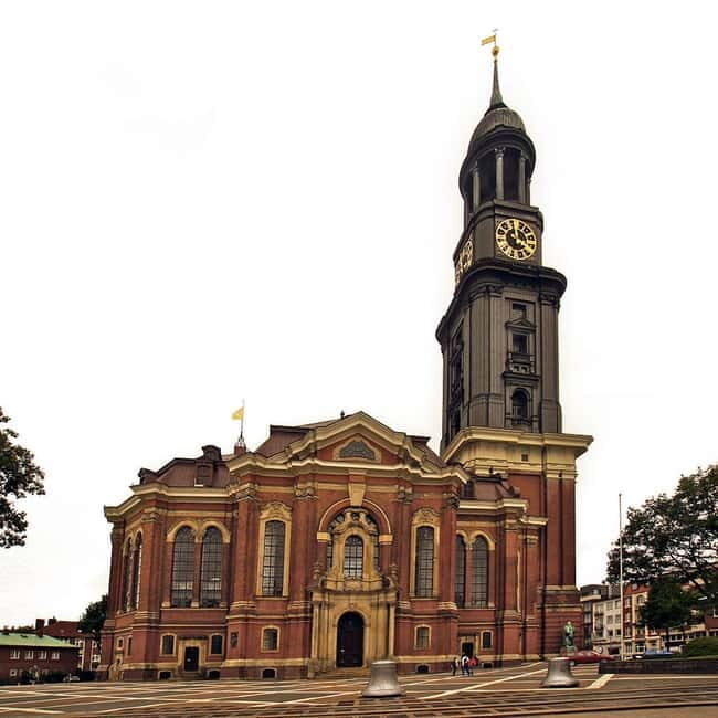 Guided tour of Hamburg - The Sum Up