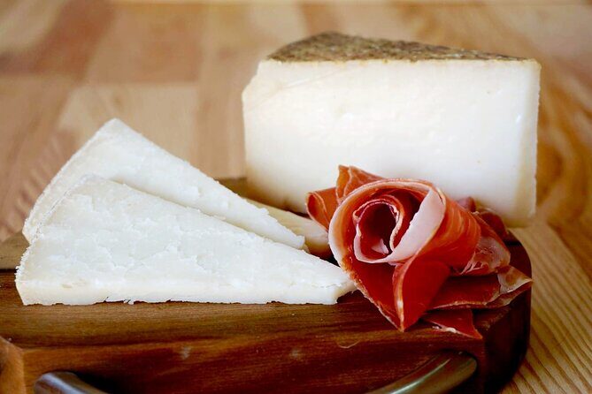 Guided Tour of Montesdeoca Cheese Factory with Cheese Tasting - Key Points