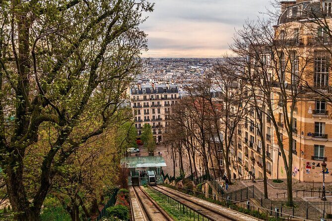 Guided tour of Montmartre and Cruise on the Seine - FAQ