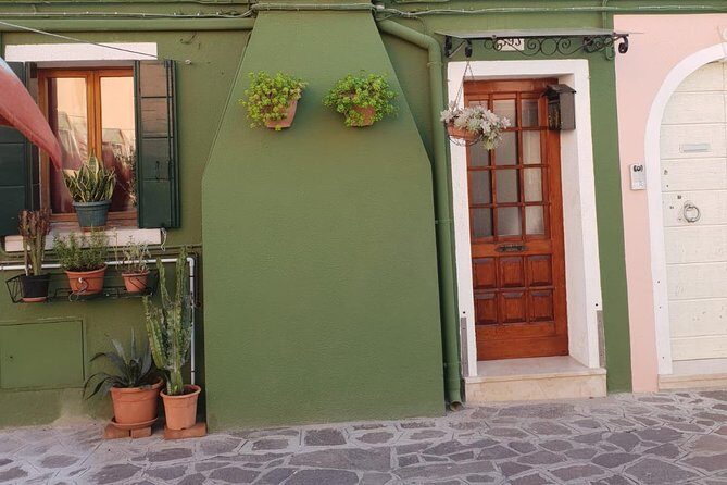 Guided Tour of Murano, Burano & Torcello Islands around Venice with Private Boat - Murano: The Glassmaking Capital