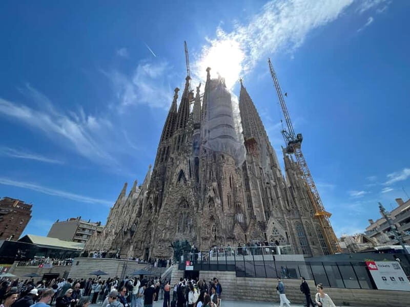 Guided Tour of Sagrada Familia - Gaudi's dream - Key Points