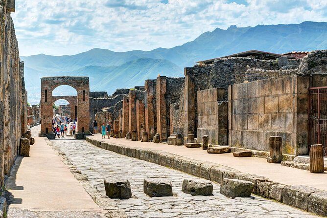guided tour of the archaeological excavations of Pompeii - A Deep Dive Into the Pompeii Guided Tour Experience