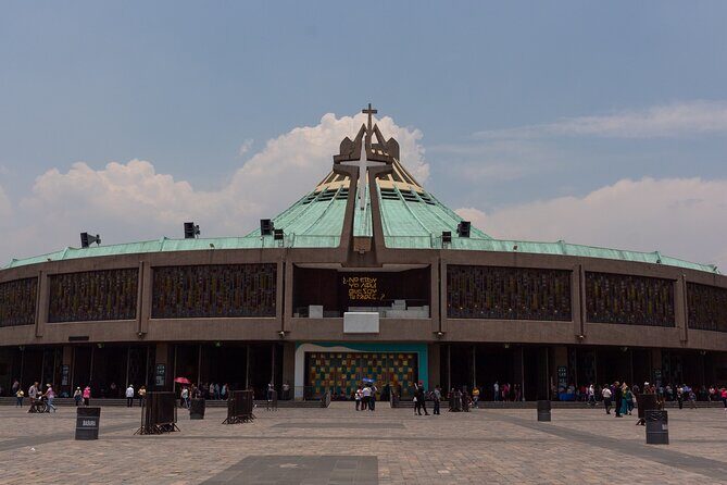 Guided tour of the Basilica of Guadalupe and Museum of Art - Exploring the Basilica
