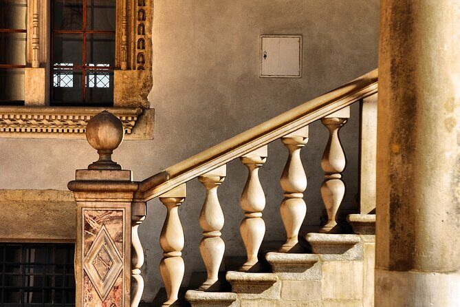 Guided Tour of The Wawel Castle and Cathedral from Krakow - FAQs
