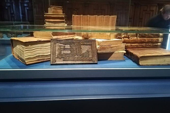 Guided tour of Venice wonders including Correr Museum & Empress Sisi Apartments - An In-Depth Look at the Venice Wonders Tour