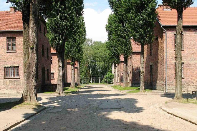 Guided Tour to Auschwitz Birkenau & Schindler Factory with PickUp - What the Reviews Reveal