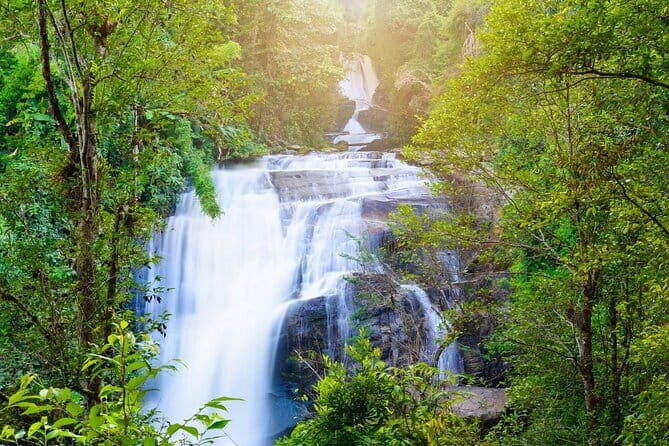 Guided Tour to Doi Inthanon, Waterfalls and Hill Tribe Market - An In-Depth Look at the Doi Inthanon Day Tour